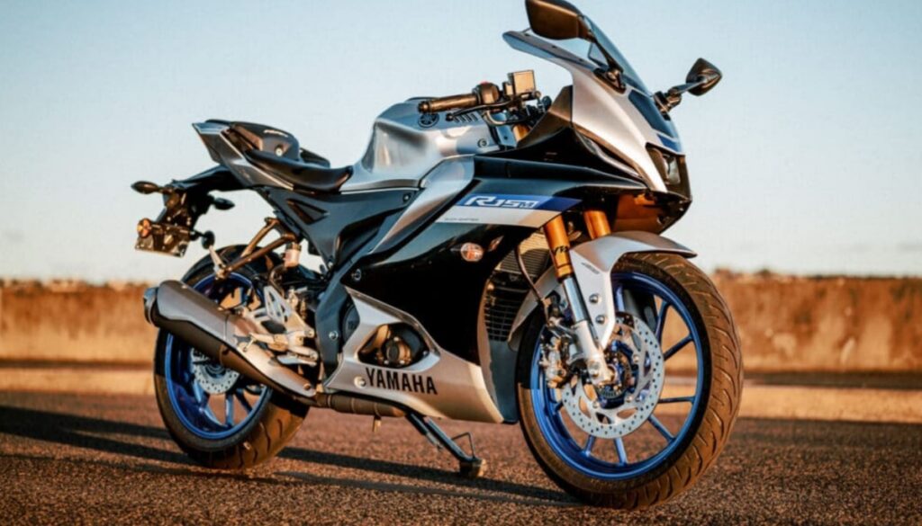 Yamaha R15 M Bike